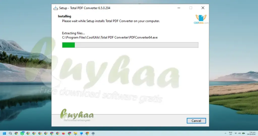 Jendela proses instalasi Total PDF Converter yang menampilkan bilah kemajuan hijau dan status pengekstrakan berkas program.